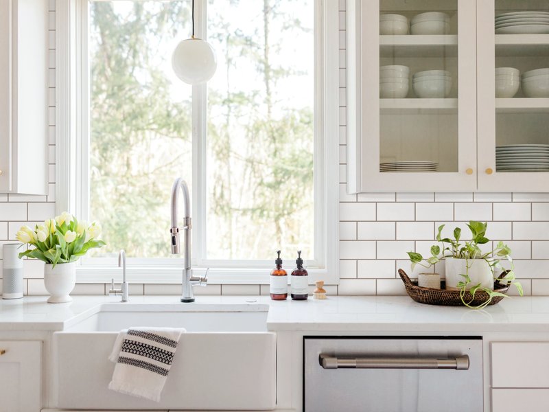 Modern kitchen - Anderson's New Carpet Design in Fridley
